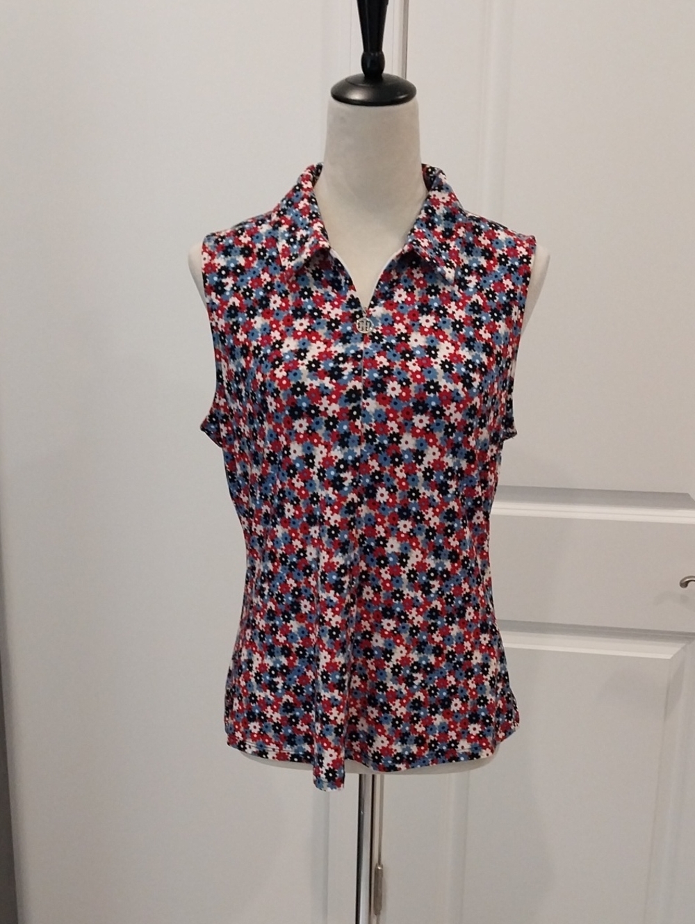 Tommy Hilfiger Sleeveless Floral Zip Polo Top in Red, Blue & White